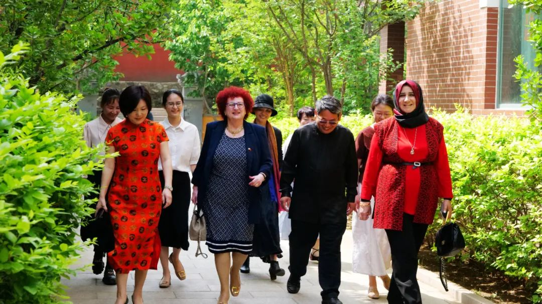 2.png Grateful mother inheritance and development