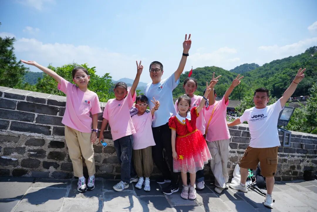 我们登上长城啦!