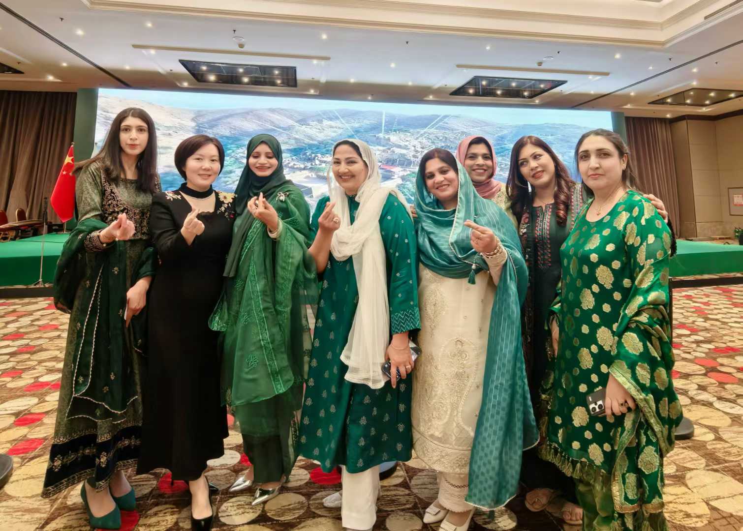 微信图片_20250321170251.jpg President Zhao Meiling Attends Pakistan’s 85th National Day Reception