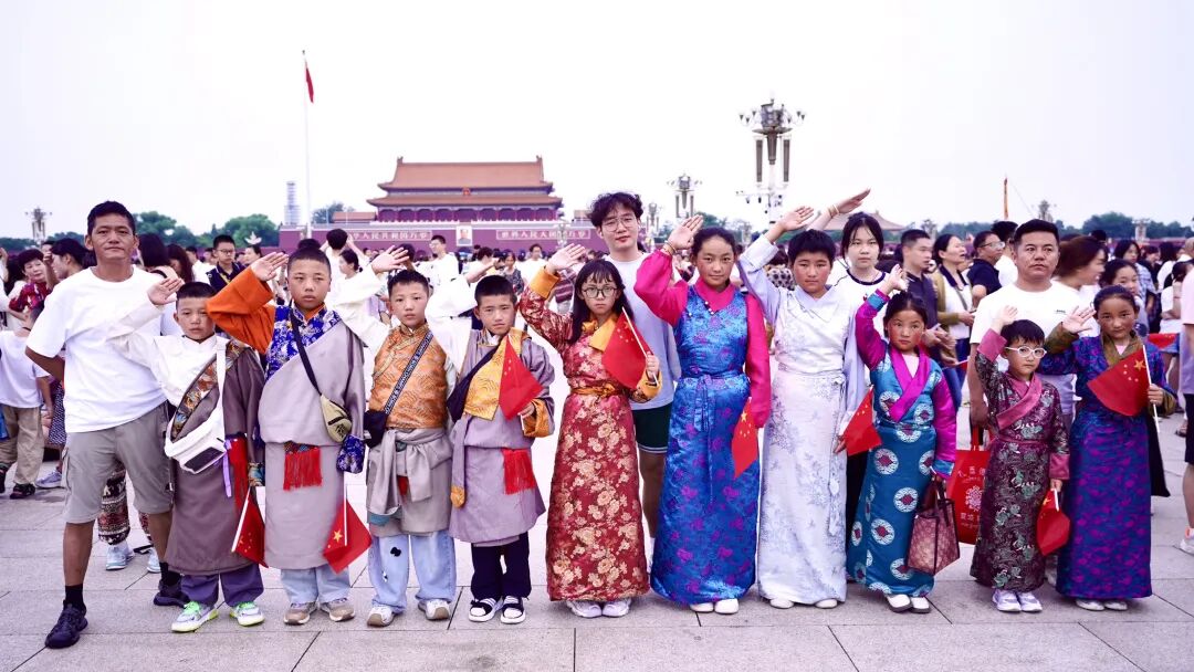 Students from Tingri chased their dreams at Tsinghua campus