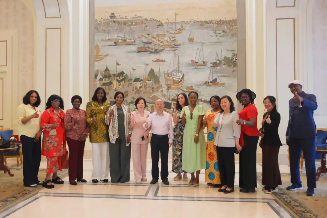 Zongzi Bridges Asia-Africa: Envoys Celebrate Dragon Boat Festival in Tianjin