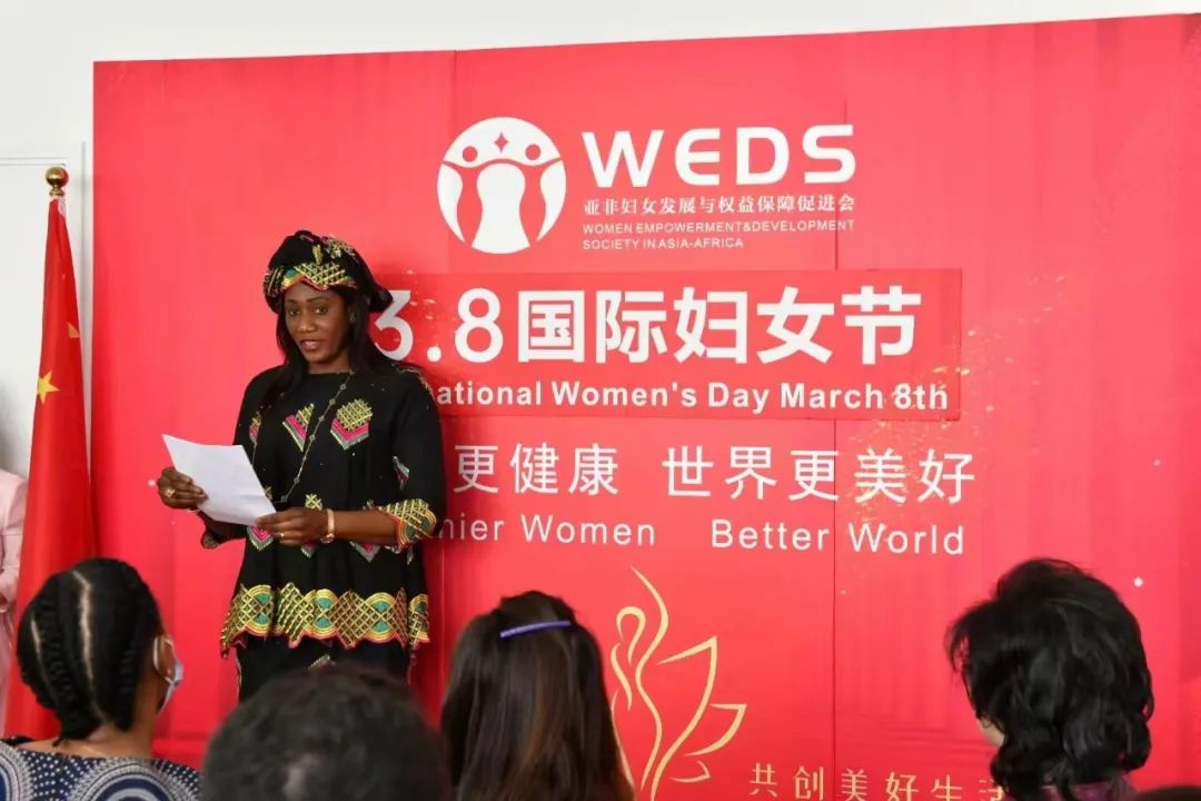 6.jpg Women's Wisdom Illuminates the World