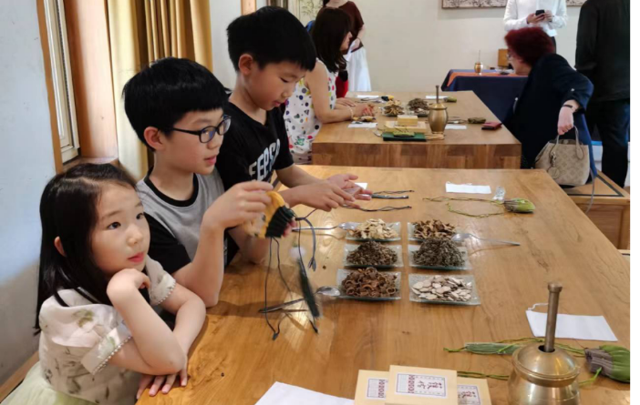 感恩母亲 传承发展