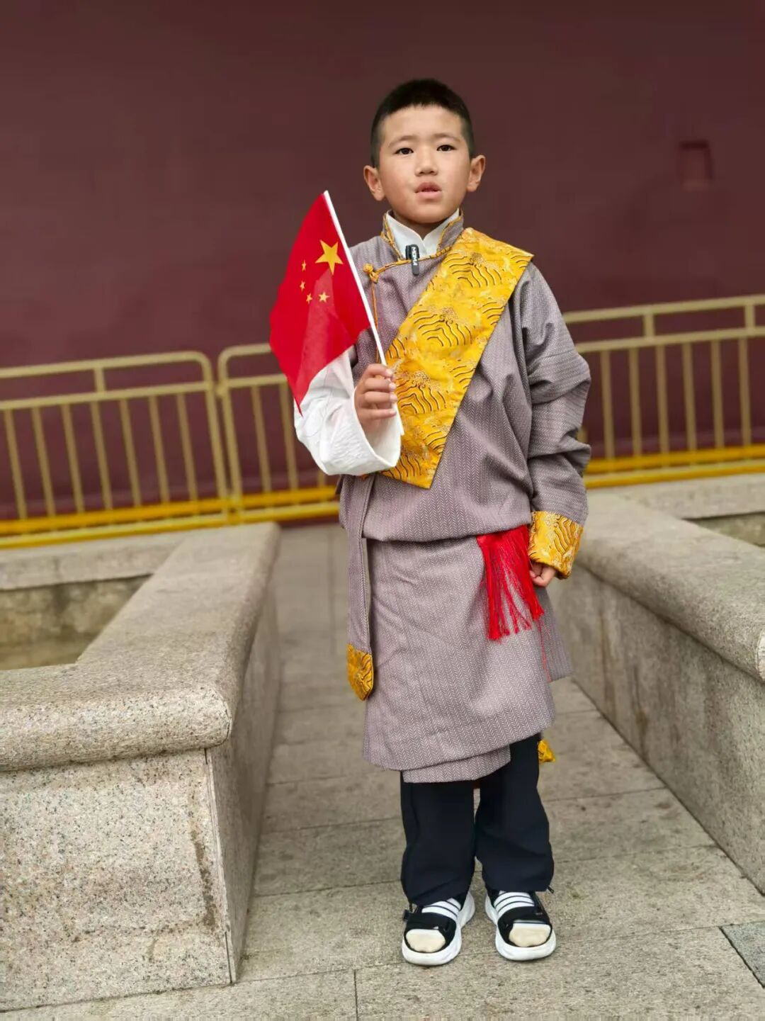 Students from Tingri chased their dreams at Tsinghua campus