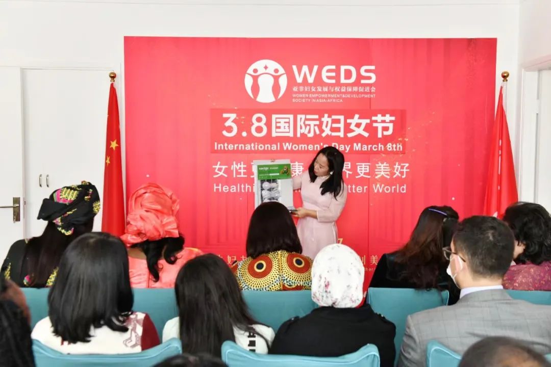 9.jpg Women's Wisdom Illuminates the World