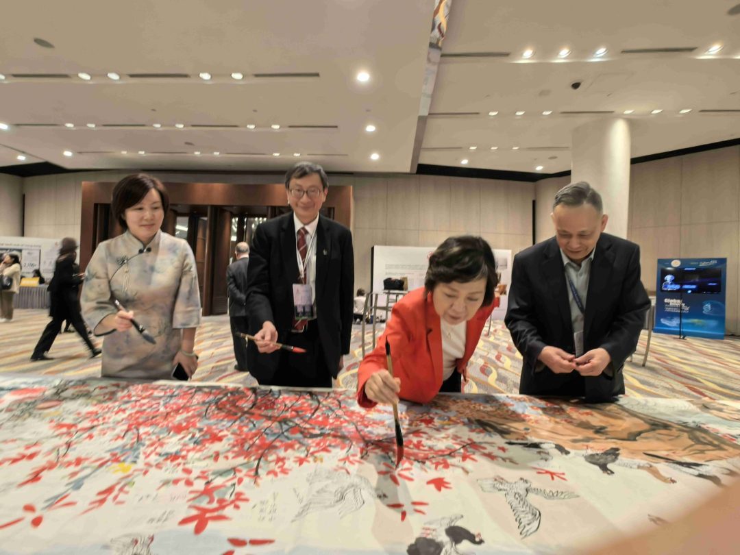 翰墨连五洲，丹青绘和平