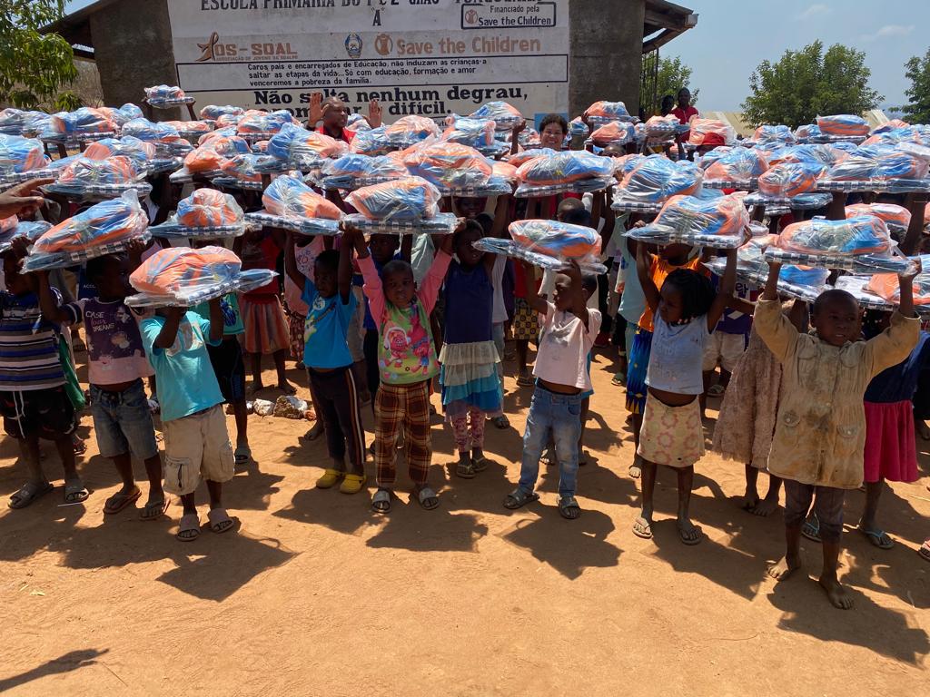 微信图片_20231117160833.jpg 非洲五国“健康爱心包”项目