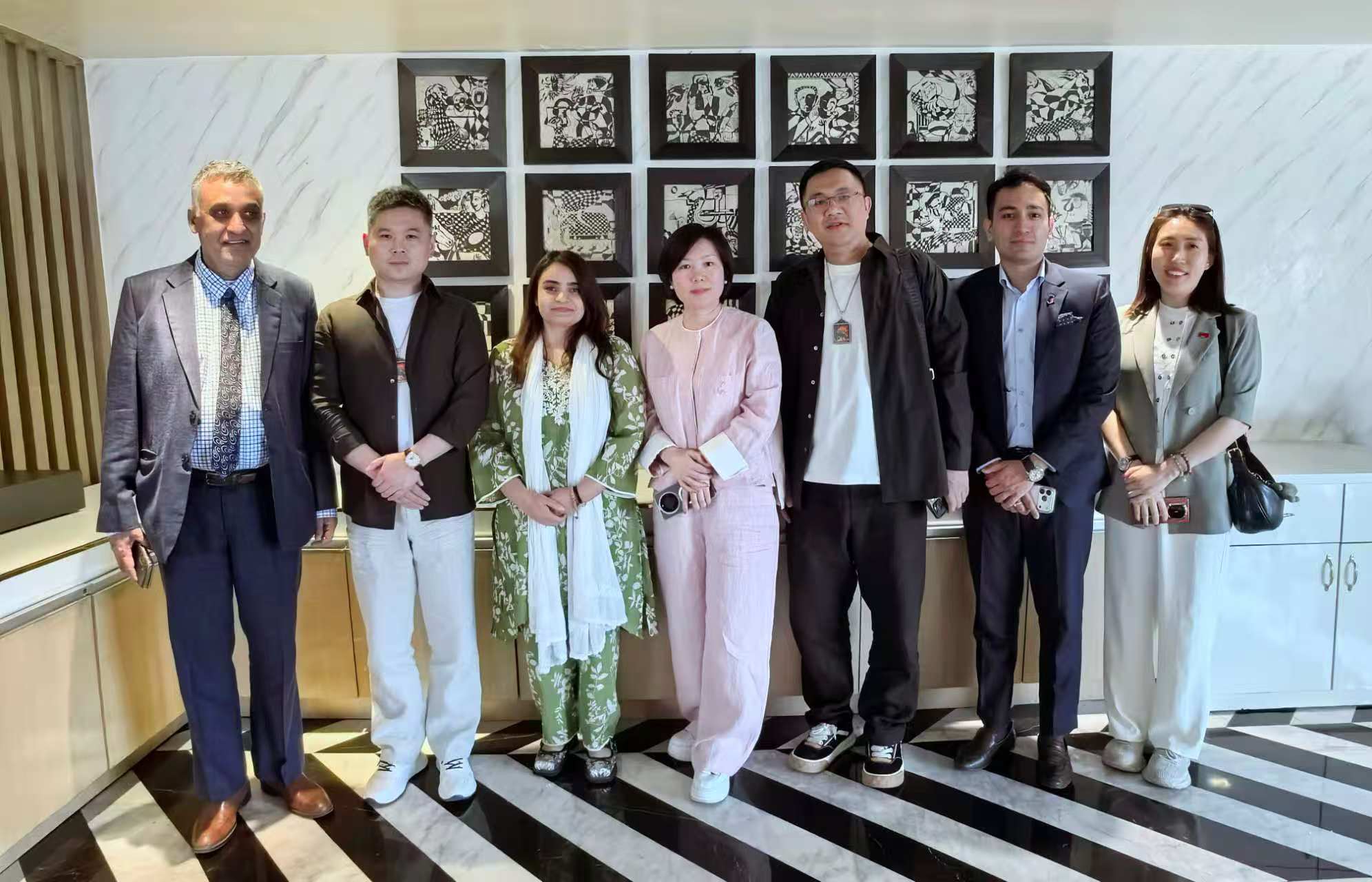 Deepening China-Nepal Friendship for a Better Future: President Zhao Meiling Visits Madan Bhandari Memorial School in Nepal