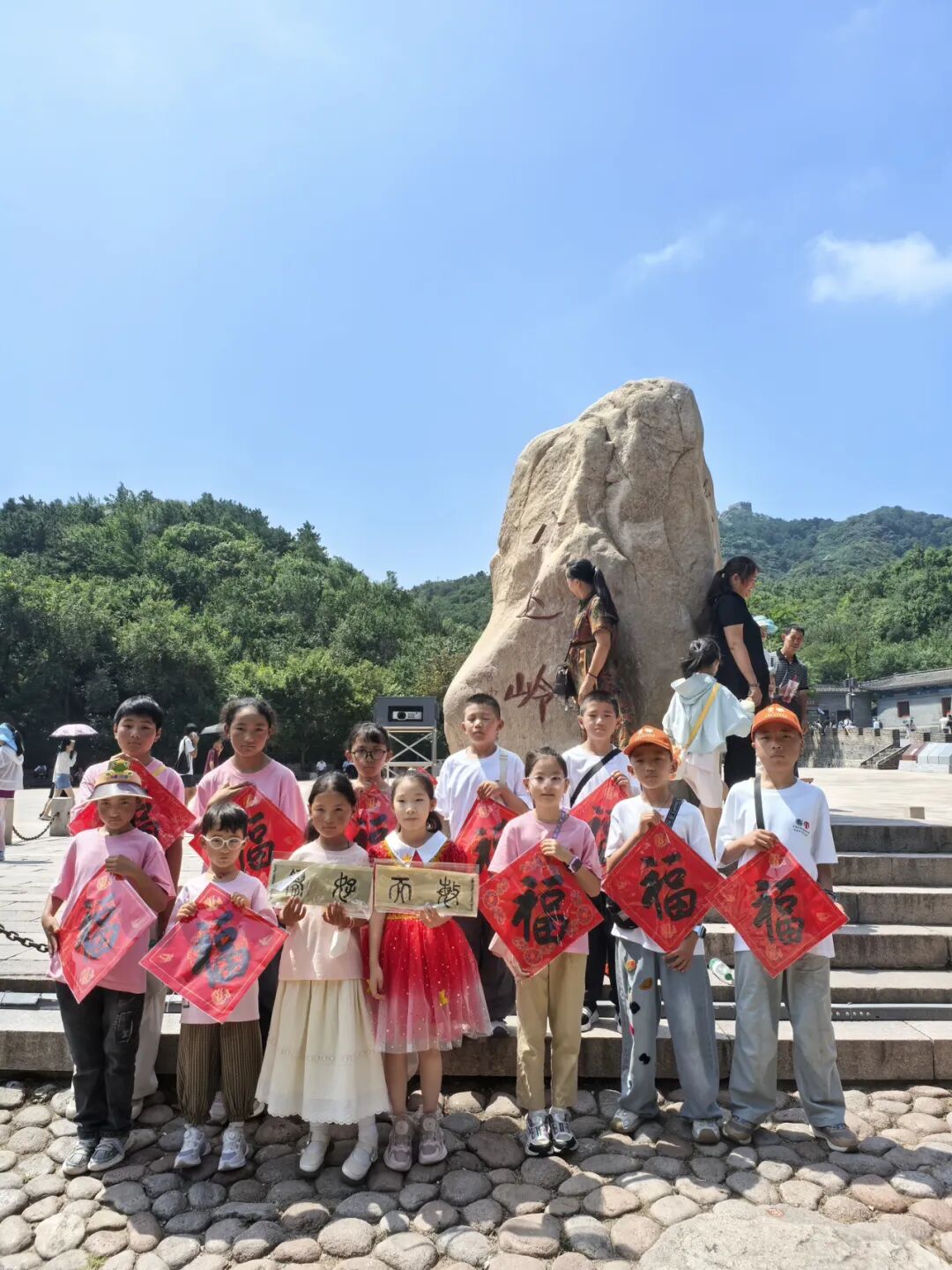 我们登上长城啦!