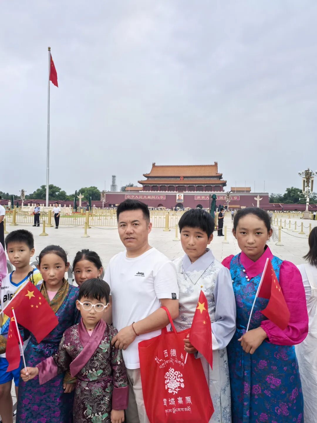 Students from Tingri chased their dreams at Tsinghua campus