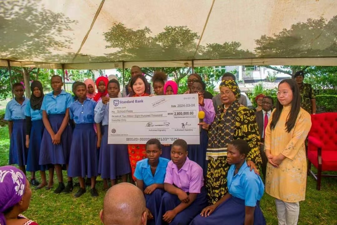 马拉维前总统班达发来特别感谢函介绍“爱在马拉维”助学项目落实情况