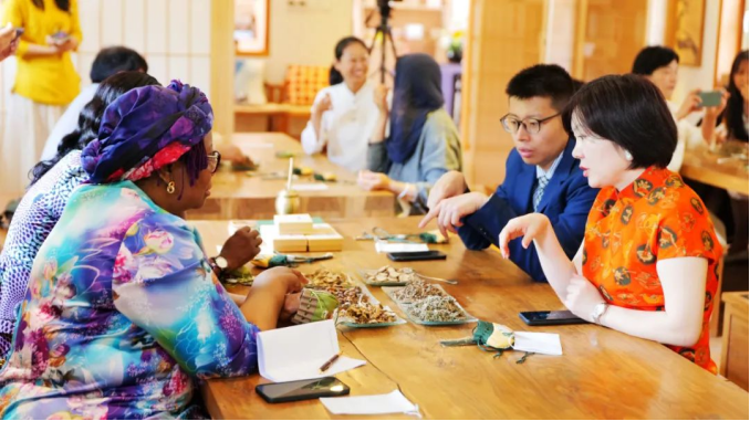 感恩母亲 传承发展