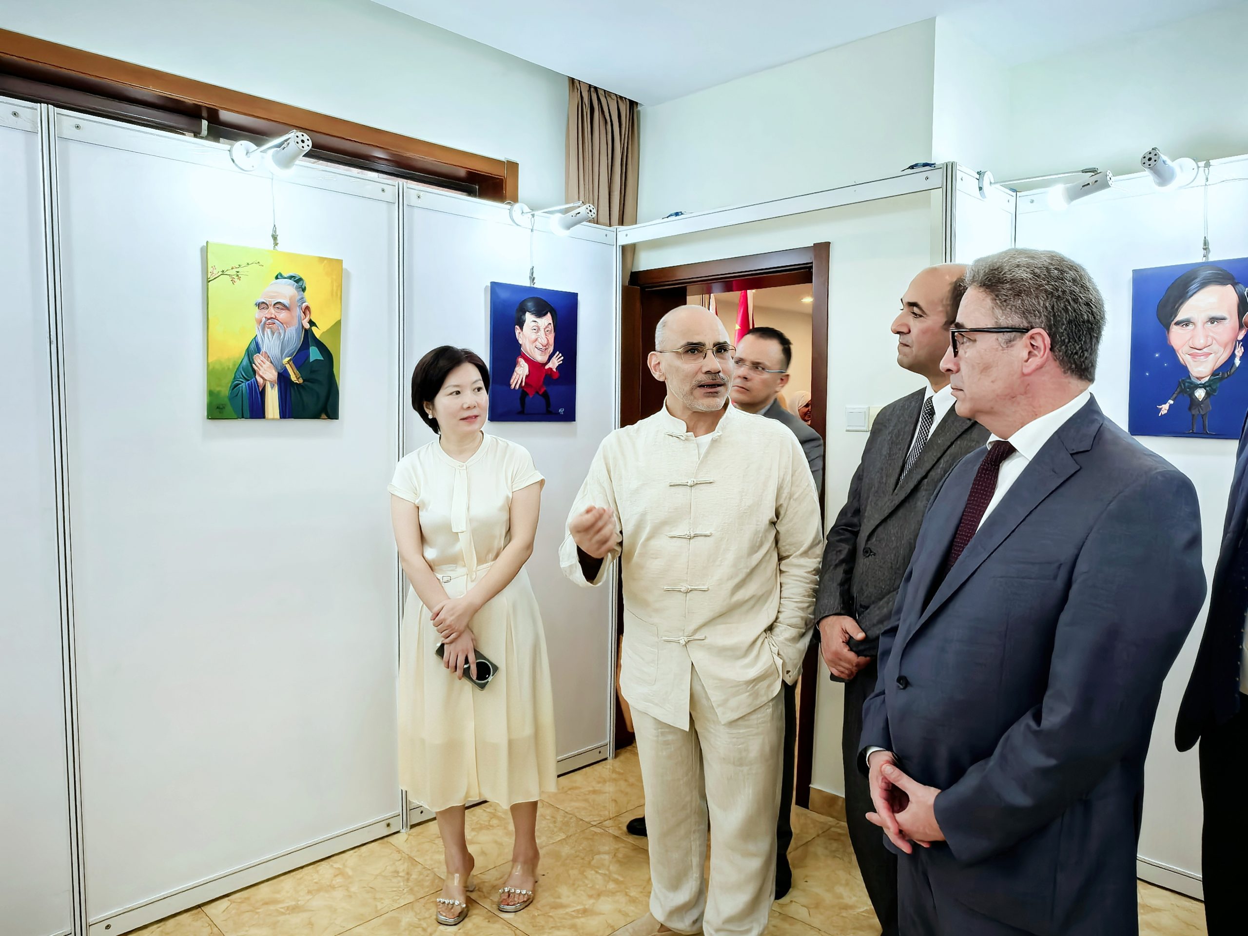 亚非妇促会会长受邀出席埃及艺术家画展开幕式